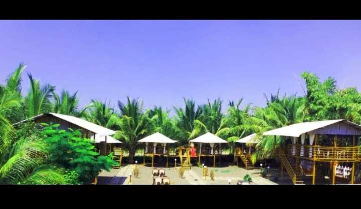 Oyo 81018 Moonlight Farm Stays Solapur Exterior photo